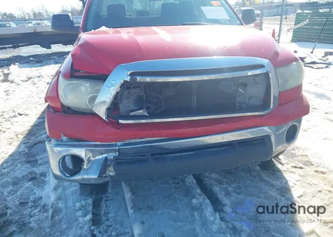 2011 Toyota Tundra Grade 4.6L V8 z USA, uszkodzony, nr VIN 5TFRM5F14BX025583